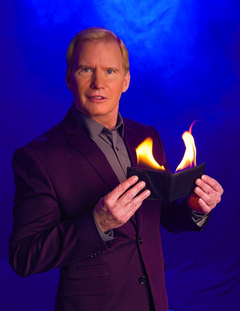 tim-hall-corporate-magician-fire-shootinng-out-of-wallet
